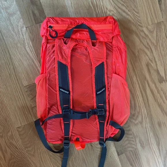 Saucony Speed of Lite Run Pack Backpack - Picture 2 of 8